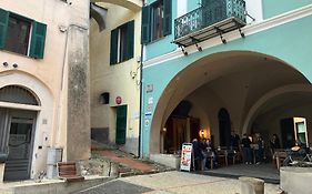 Beautifully Restored Romantic Apartment In The Centre Of Historic Dolcedo