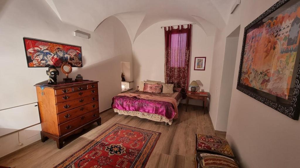 Beautifully Restored Romantic Apartment In The Centre Of Historic Dolcedo Esterno foto