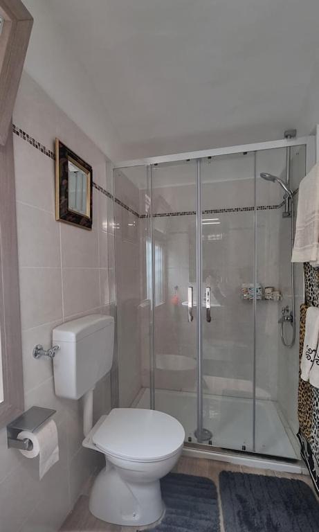 Beautifully Restored Romantic Apartment In The Centre Of Historic Dolcedo Esterno foto