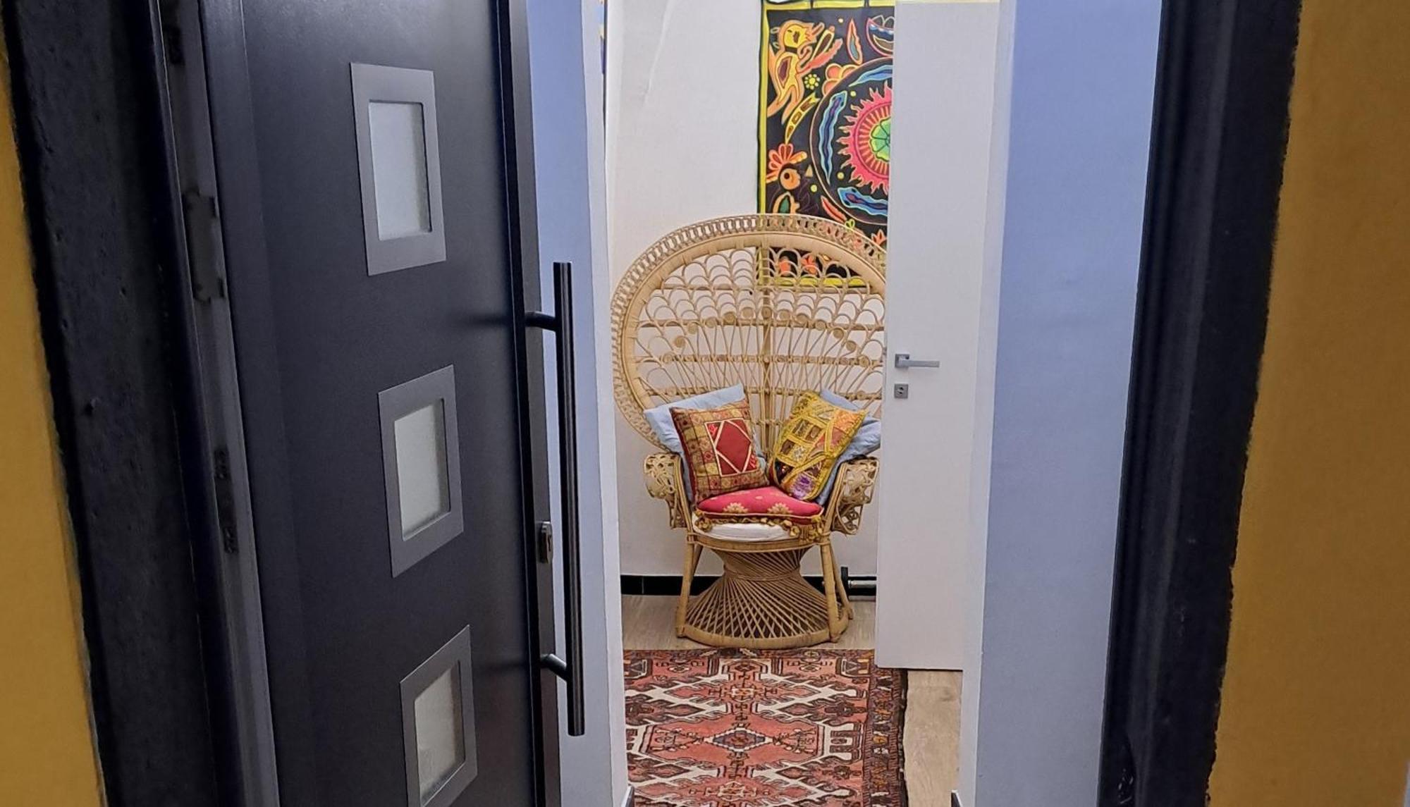 Beautifully Restored Romantic Apartment In The Centre Of Historic Dolcedo Esterno foto